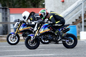 ステッカー有り‼️ Supreme 限定ZINE supreme 本 まとめ売り zine ステッカー有り‼️ Supreme 限定ZINE