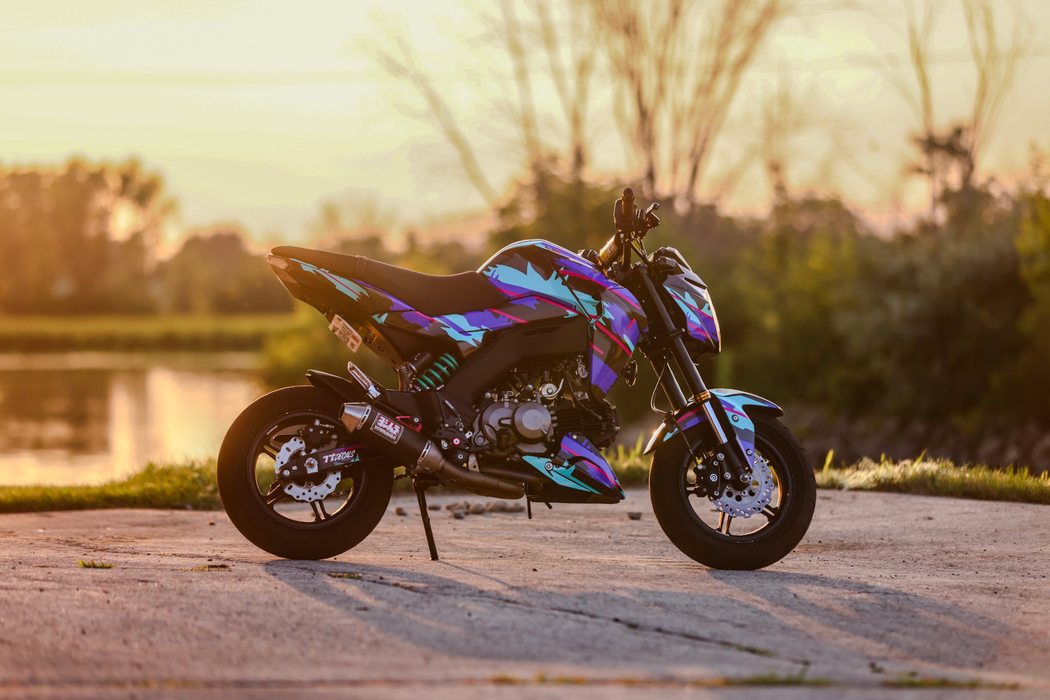 77 DECALS – SEVENTY SEVEN DECALS LLC
